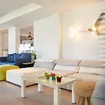 מלון Margarita Sea Side