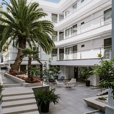 Хотел Margarita Sea Side 4*